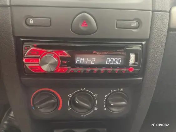 RENAULT CLIO CAMPUS II - voiture d'occasion - Photo 14