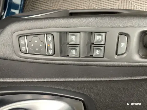 RENAULT CAPTUR - voiture d'occasion - Photo 26