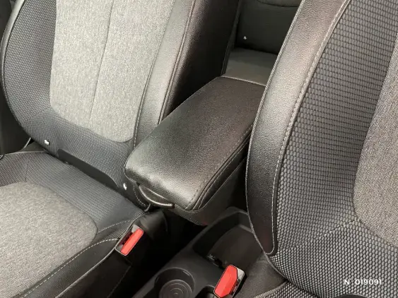 RENAULT CAPTUR - voiture d'occasion - Photo 29