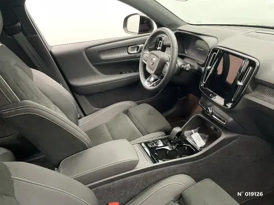 VOLVO XC40 - voiture d'occasion - Photo 10