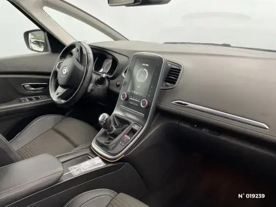 RENAULT SCENIC IV - voiture d'occasion - Photo 10