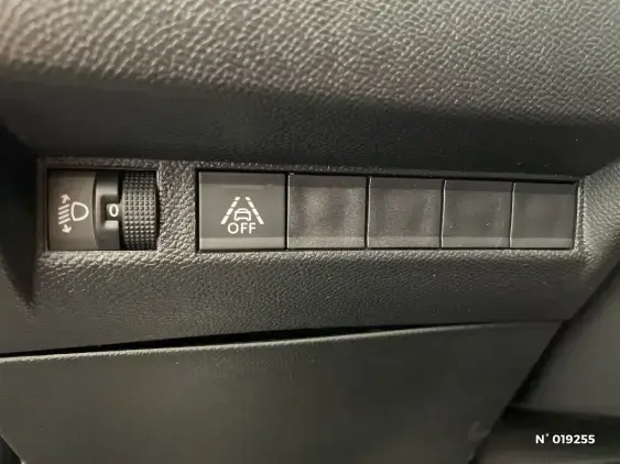 PEUGEOT 2008 II - voiture d'occasion - Photo 15