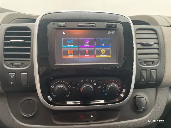 RENAULT TRAFIC III - voiture d'occasion - Photo 13