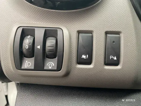 RENAULT TRAFIC III - voiture d'occasion - Photo 15