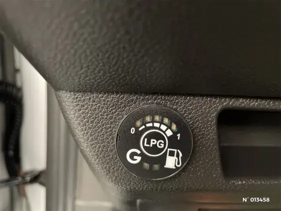 RENAULT CLIO V - voiture d'occasion - Photo 15