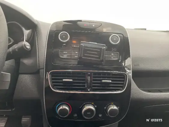 RENAULT CLIO IV - voiture d'occasion - Photo 13