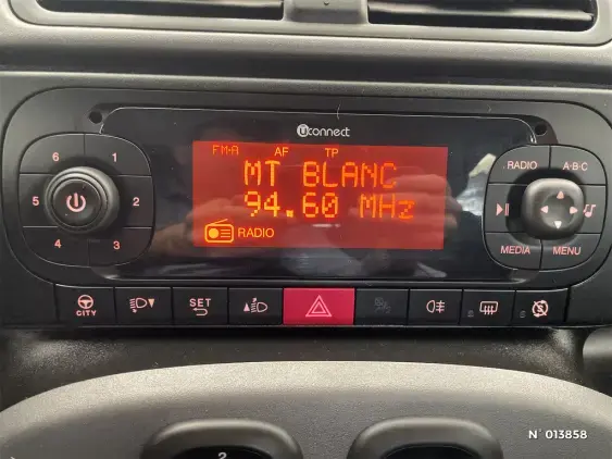 FIAT PANDA III - voiture d'occasion - Photo 13