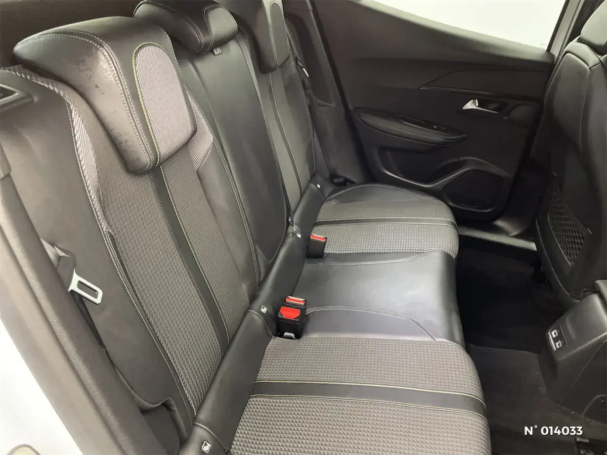 PEUGEOT 2008 II - voiture d'occasion - Photo 11