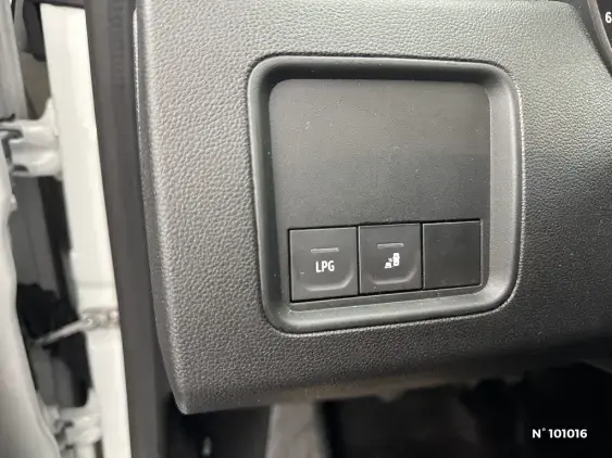 DACIA DUSTER II - voiture d'occasion - Photo 15