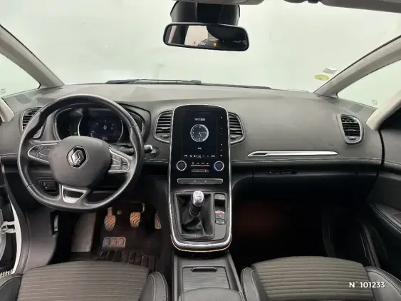RENAULT SCENIC IV - voiture d'occasion - Photo 9