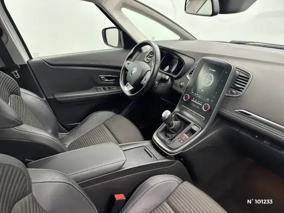 RENAULT SCENIC IV - voiture d'occasion - Photo 10