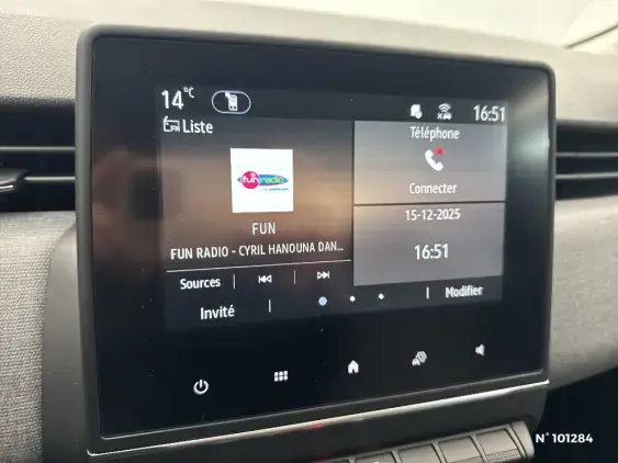 RENAULT CLIO V - voiture d'occasion - Photo 13