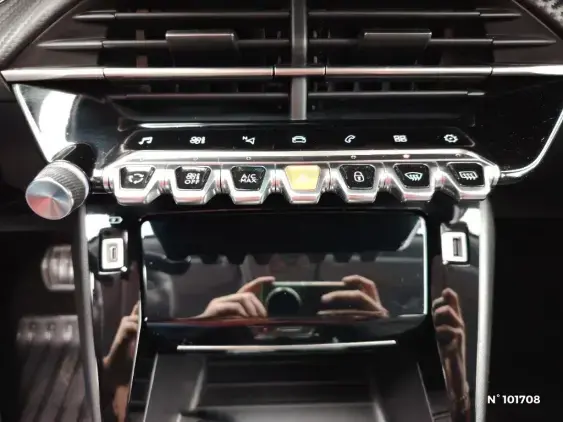 PEUGEOT 2008 II - voiture d'occasion - Photo 15