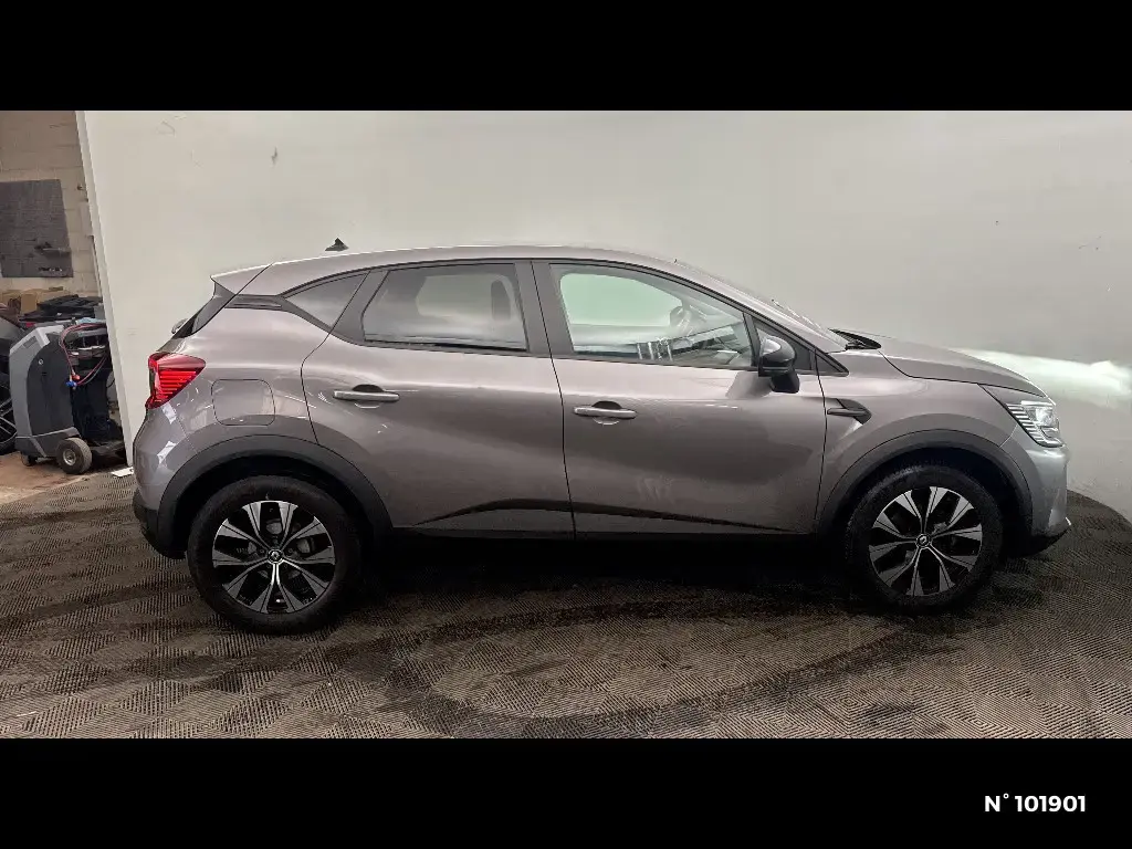RENAULT CAPTUR II - Miniature 3