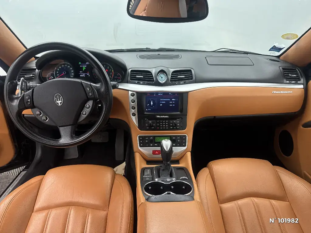 MASERATI GRANTURISMO - Miniature 6