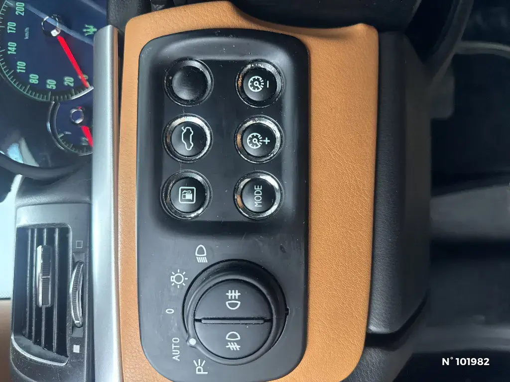 MASERATI GRANTURISMO - Miniature 11