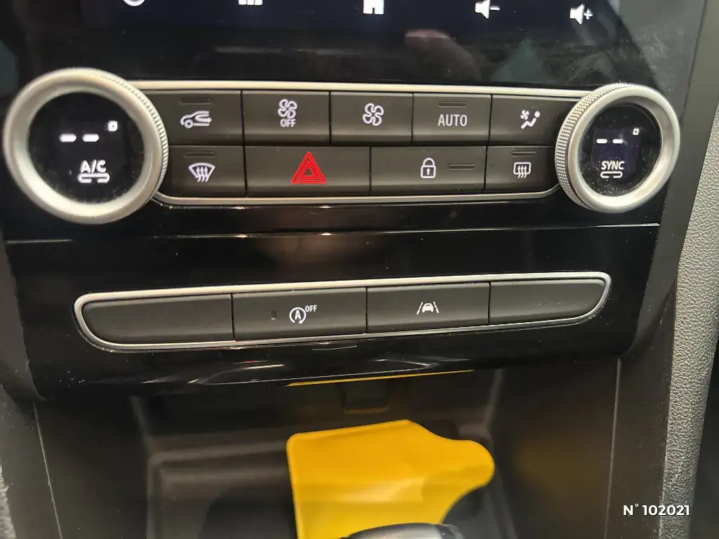 RENAULT MEGANE IV - Miniature 11