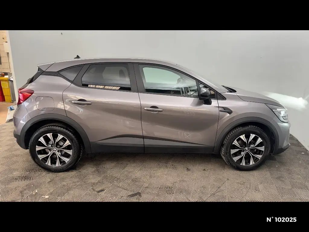 RENAULT CAPTUR II - Miniature 3