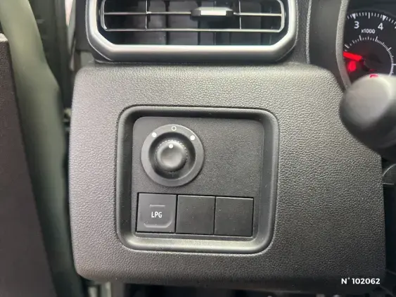 DACIA DUSTER II - voiture d'occasion - Photo 14
