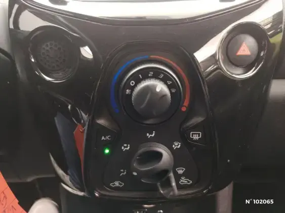 PEUGEOT 108 - voiture d'occasion - Photo 14
