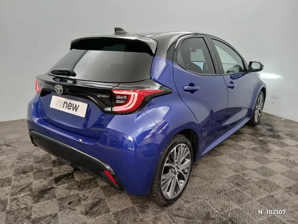 TOYOTA YARIS IV - Miniature 2