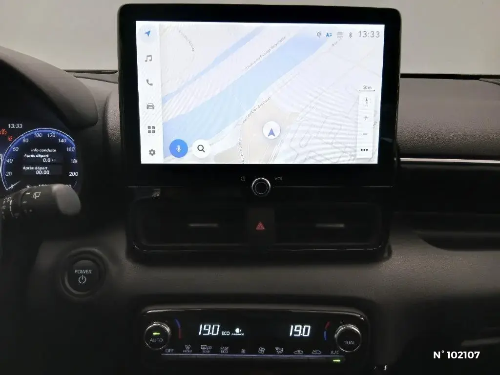 TOYOTA YARIS IV - Miniature 7