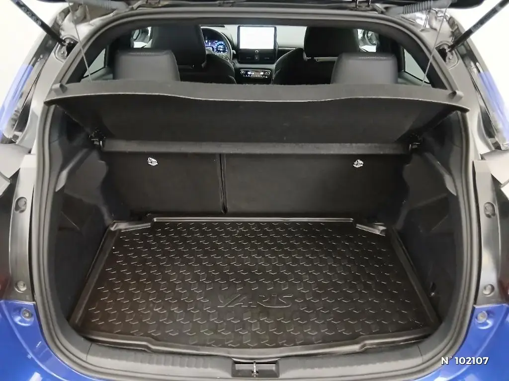 TOYOTA YARIS IV - Miniature 10