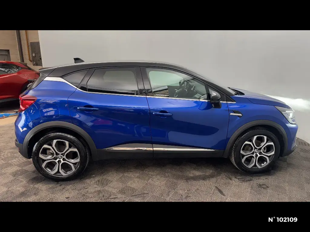 RENAULT CAPTUR II - Miniature 3