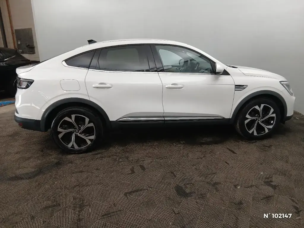 RENAULT ARKANA - Miniature 3