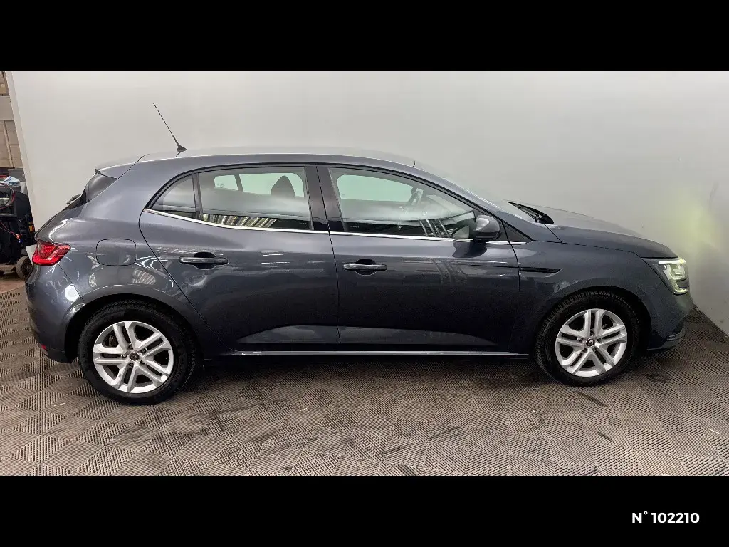 RENAULT MEGANE IV - Miniature 3