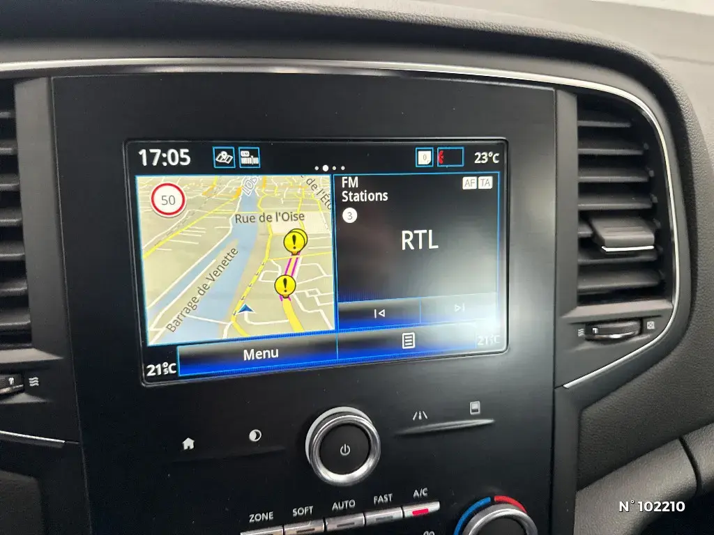RENAULT MEGANE IV - Miniature 7