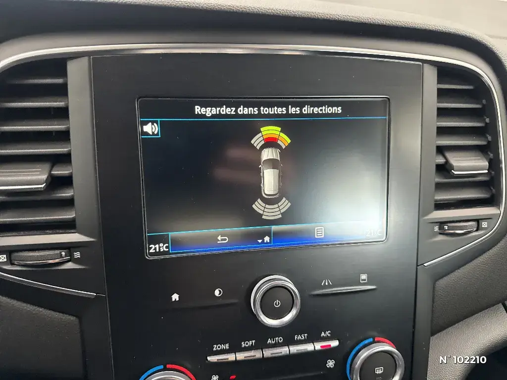 RENAULT MEGANE IV - Miniature 9
