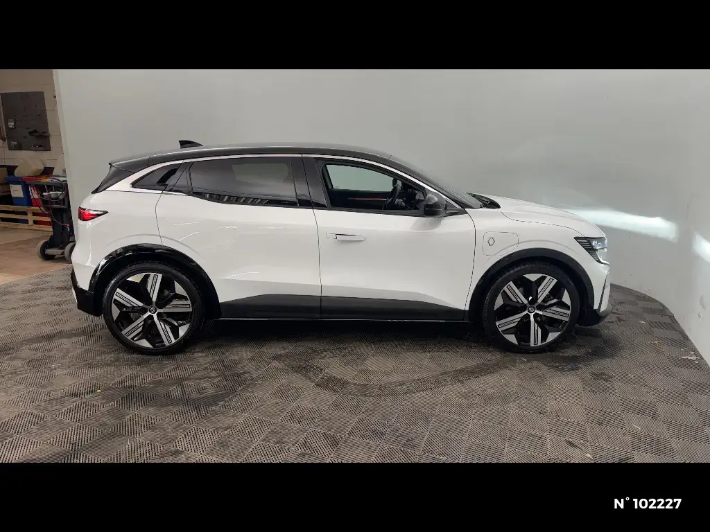 RENAULT MEGANE V - Miniature 3
