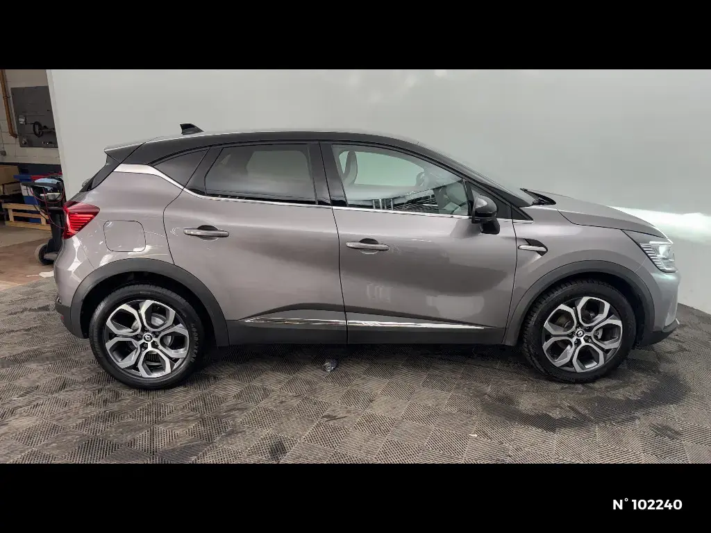 RENAULT CAPTUR II - Miniature 3