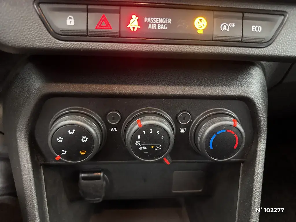 DACIA SANDERO III - Miniature 11