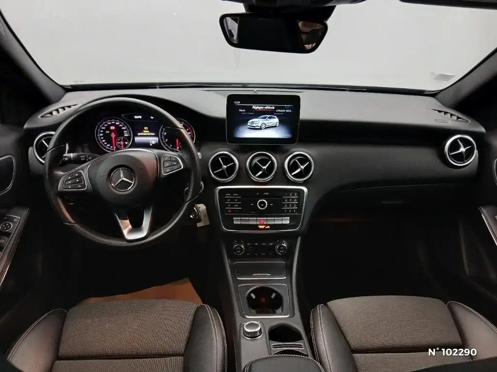 MERCEDES-BENZ CLASSE A III - Miniature 6