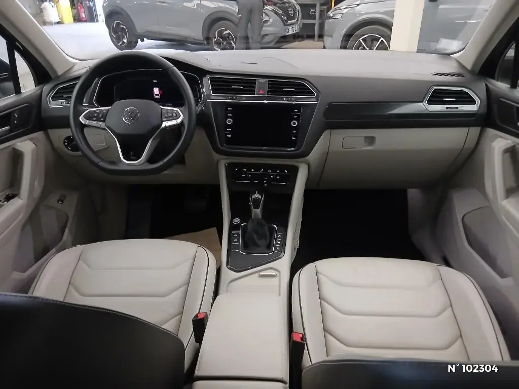 VOLKSWAGEN TIGUAN II - Miniature 6