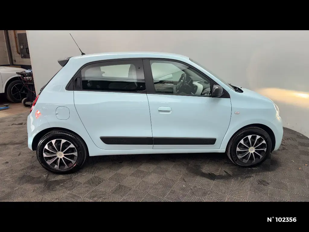 RENAULT TWINGO III - Miniature 3