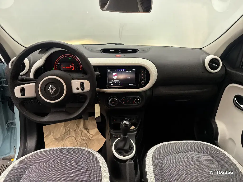 RENAULT TWINGO III - Miniature 6