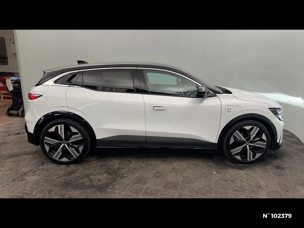 RENAULT MEGANE V - Miniature 3