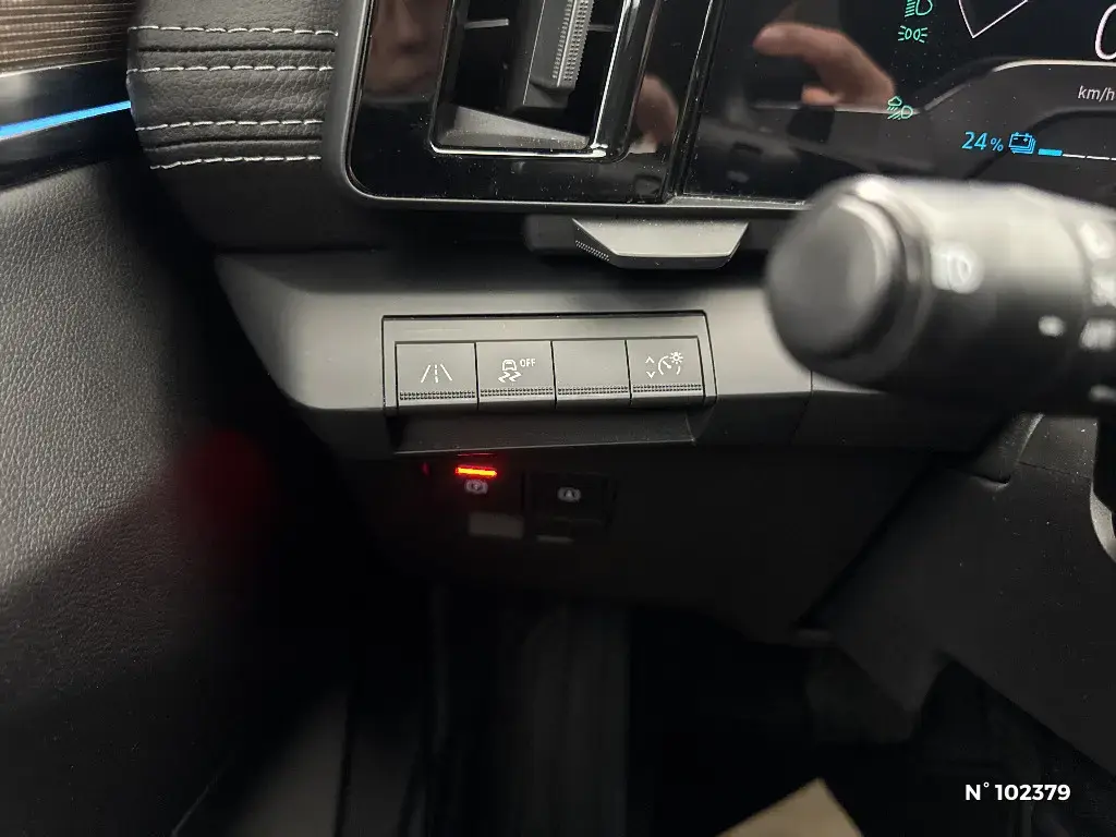 RENAULT MEGANE V - Miniature 11
