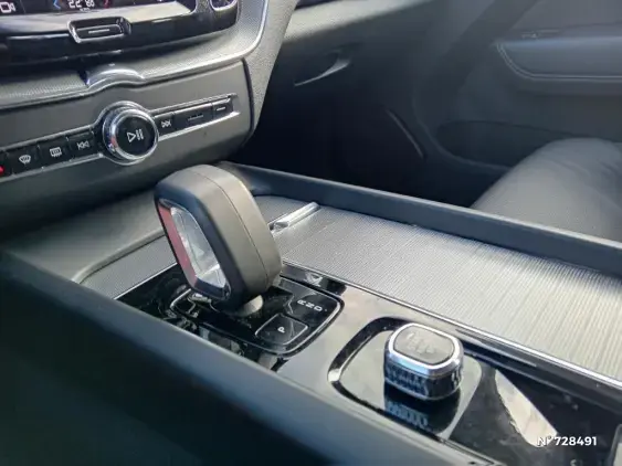 VOLVO XC60 II - voiture d'occasion - Photo 15