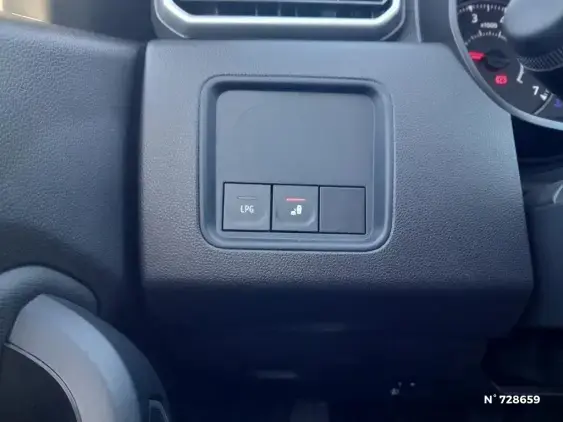 DACIA DUSTER II - voiture d'occasion - Photo 15
