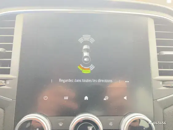 RENAULT MEGANE IV - voiture d'occasion - Photo 14