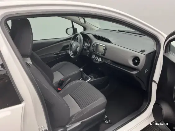 TOYOTA YARIS III - voiture d'occasion - Photo 10