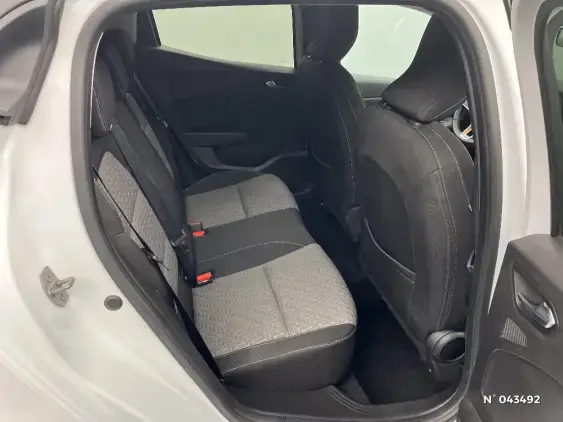 RENAULT CLIO V - voiture d'occasion - Photo 11