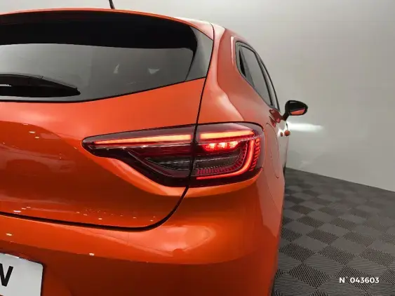 RENAULT CLIO V - voiture d'occasion - Photo 26