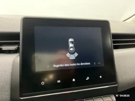 RENAULT CLIO V - voiture d'occasion - Photo 13