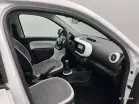 RENAULT TWINGO III - Photo 10
