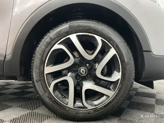 RENAULT CAPTUR - voiture d'occasion - Photo 8